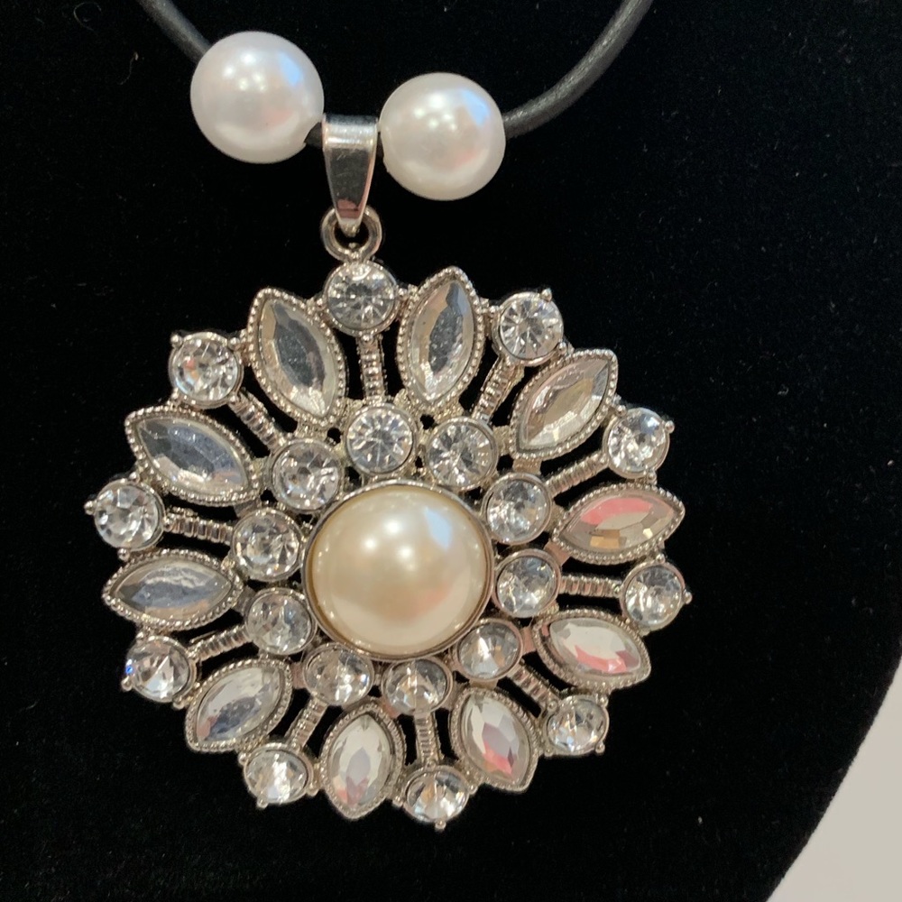 Pendant necklace